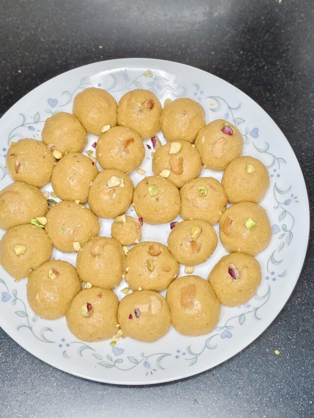 Besan Laddu