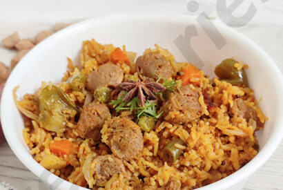 Thumbnail for Simple Soya Biryani Recipe | Simple Soya Biryani Recipe for Healthy Meals | Soya Pulao Recipe | (Protein rich rice )